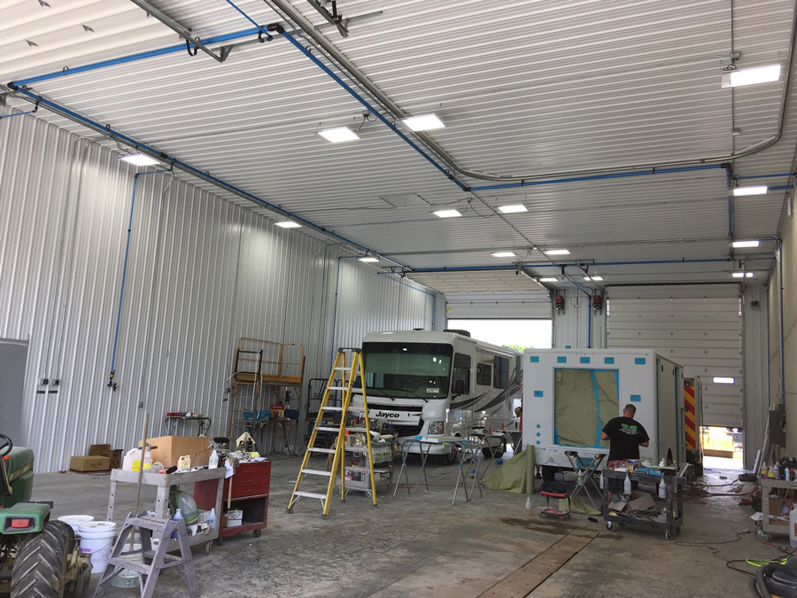 https://www.greeninovaled.com/projects/led-linear-high-bay-light-project-200w-workshop/